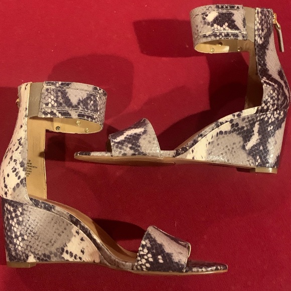 Nine West snake animal print cream gray sandal wedge heel sz 7.5 - Picture 4 of 11